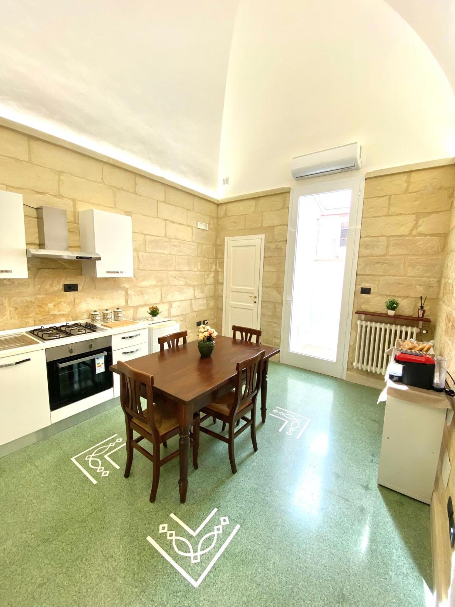 Vohis Luxury House - Fast Wi-Fi & Easy Parking Apartamento Lecce Exterior foto