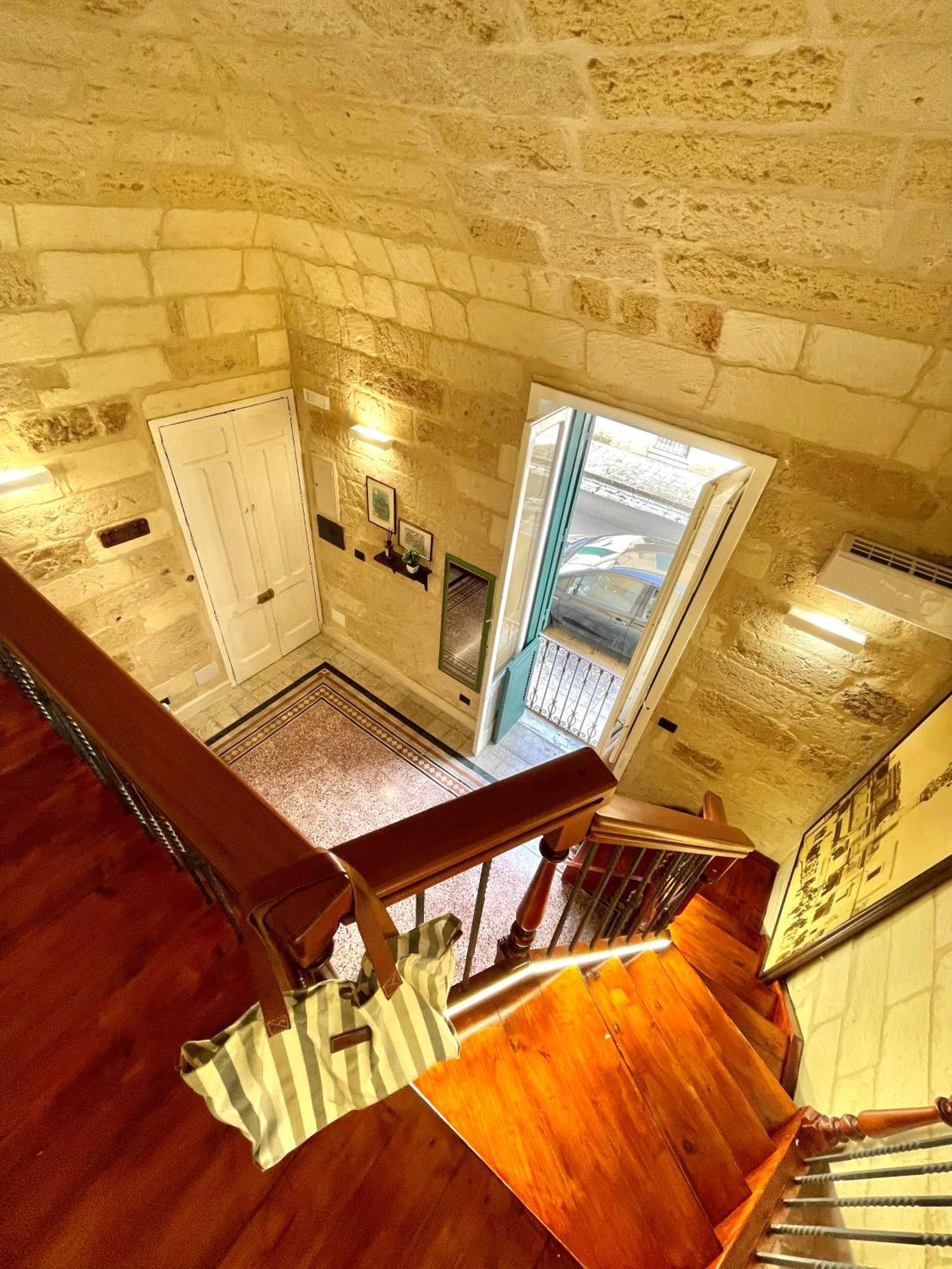 Vohis Luxury House - Fast Wi-Fi & Easy Parking Apartamento Lecce Exterior foto